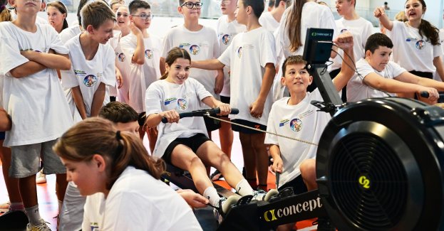 Ćwiczenia na ergometrach, zespołowa rywalizacja i spotkanie z medalistami olimpijskimi – tak rozpoczęła się tegoroczna Wielka Wioślarska Lekcja WF. Pierwsze zajęcia odbyły się w Grudziądzu, rodzinnym mieście polskiej mistrzyni olimpijskiej Magdaleny Fularczyk-Kozłowskiej. To znakomita okazja, aby poznać wioślarstwo od praktycznej strony i przekonać się, że sportowa pasja może zacząć się od jednej lekcji – mówi była znakomita polska wioślarka.
